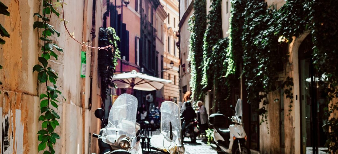 andrei-mike-LLRENtzIo34-unsplash-roma